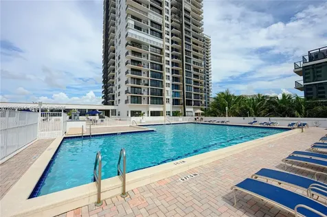 2201 S Ocean Drive Hollywood FL 33019