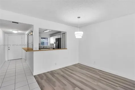 8513 Old Country Manor Davie FL 33328