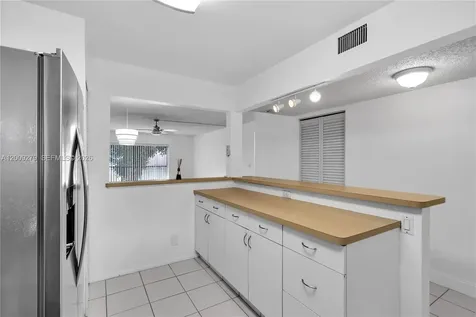 8513 Old Country Manor Davie FL 33328