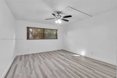 8513 Old Country Manor Davie FL 33328