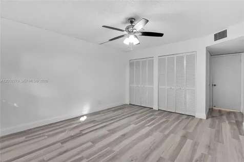 8513 Old Country Manor Davie FL 33328