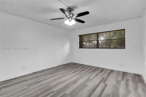 8513 Old Country Manor Davie FL 33328