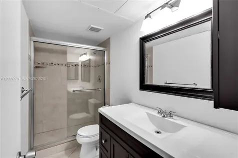 8513 Old Country Manor Davie FL 33328