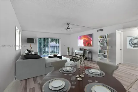 8513 Old Country Manor Davie FL 33328