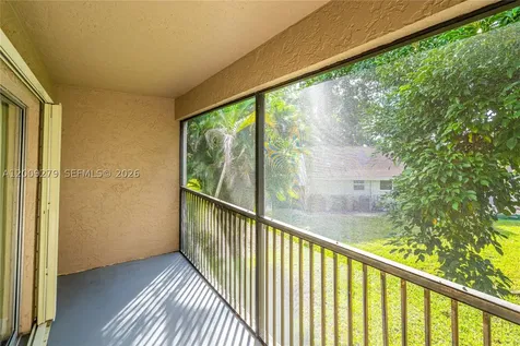 8513 Old Country Manor Davie FL 33328