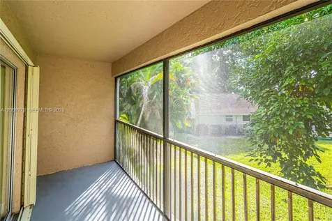 8513 Old Country Manor Davie FL 33328