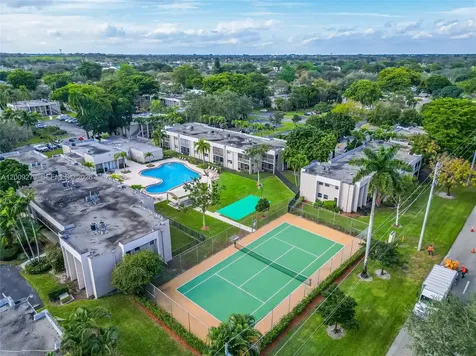 8513 Old Country Manor Davie FL 33328