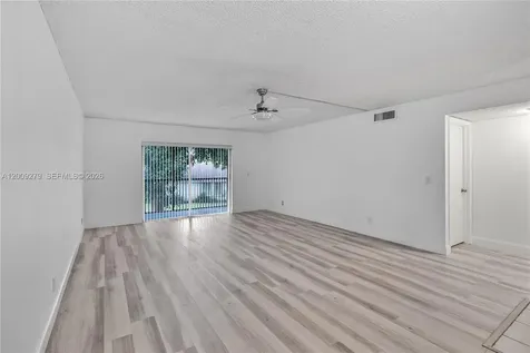 8513 Old Country Manor Davie FL 33328