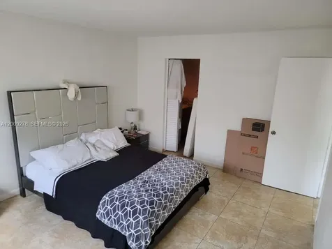 8425 NW 8th Street Miami FL 33126
