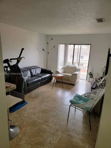 8425 NW 8th Street Miami FL 33126