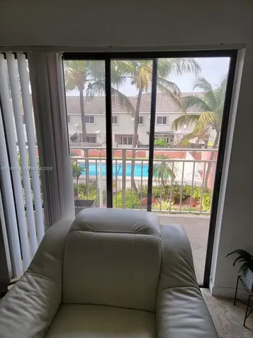 8425 NW 8th Street Miami FL 33126