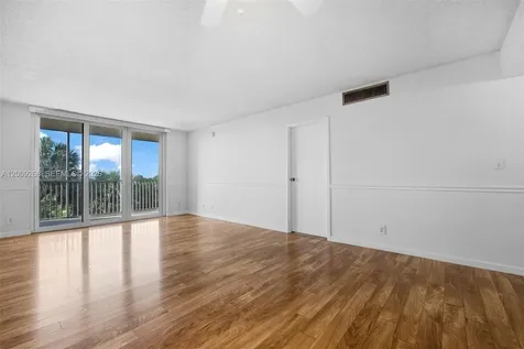250 Jacaranda Drive Plantation FL 33324