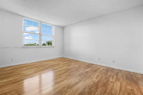 250 Jacaranda Drive Plantation FL 33324