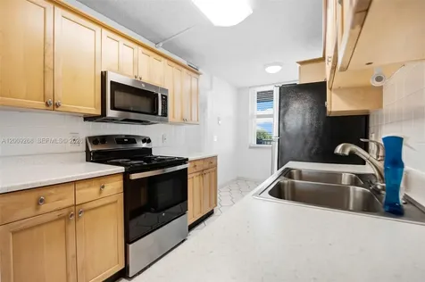 250 Jacaranda Drive Plantation FL 33324