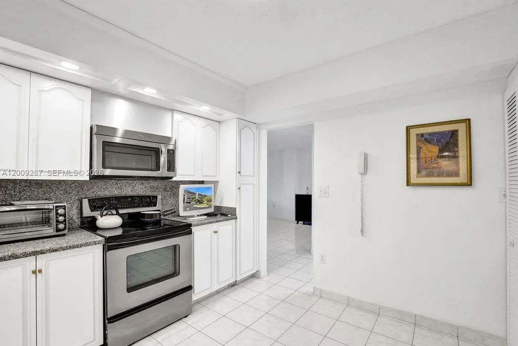 2806 N 46th Avenue Hollywood FL 33021