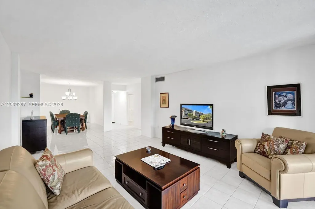 2806 N 46th Avenue Hollywood FL 33021