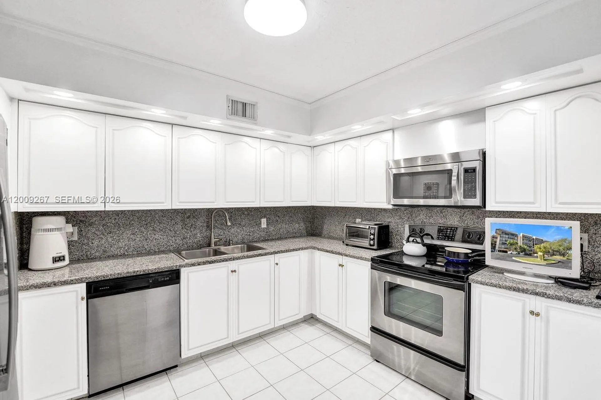 2806 N 46th Avenue Hollywood FL 33021