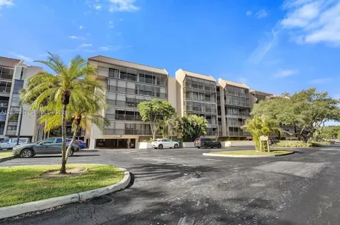 2806 N 46th Avenue Hollywood FL 33021