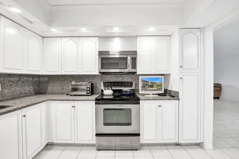 2806 N 46th Avenue Hollywood FL 33021