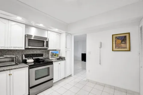 2806 N 46th Avenue Hollywood FL 33021