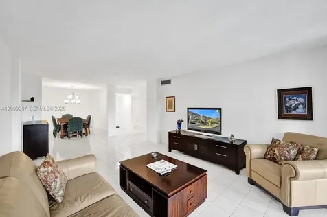 2806 N 46th Avenue Hollywood FL 33021
