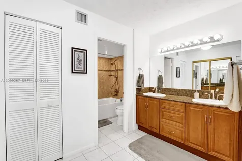 2806 N 46th Avenue Hollywood FL 33021