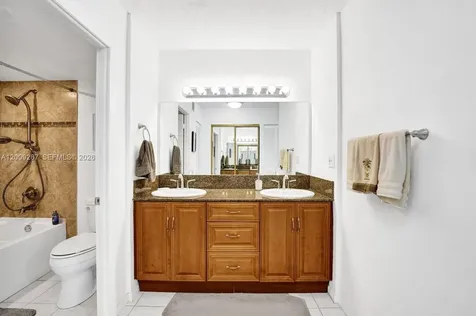 2806 N 46th Avenue Hollywood FL 33021