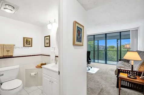 2806 N 46th Avenue Hollywood FL 33021