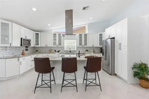 1135 Fairfax Lane Weston FL 33326