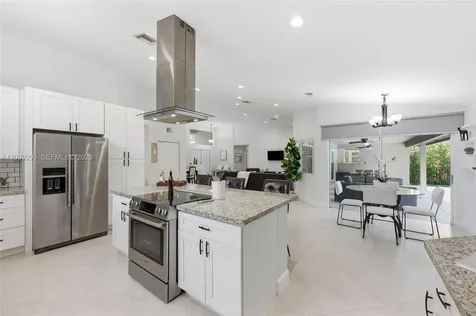 1135 Fairfax Lane Weston FL 33326