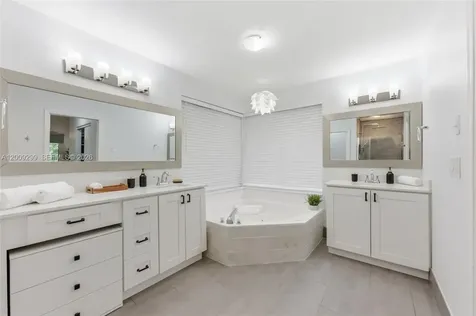 1135 Fairfax Lane Weston FL 33326