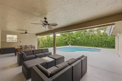 1135 Fairfax Lane Weston FL 33326