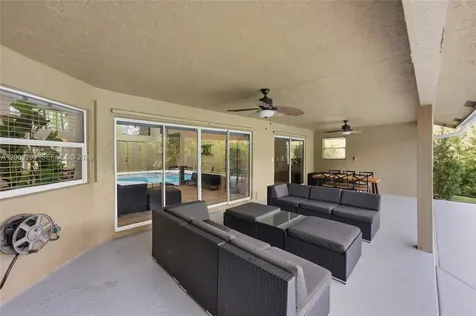 1135 Fairfax Lane Weston FL 33326