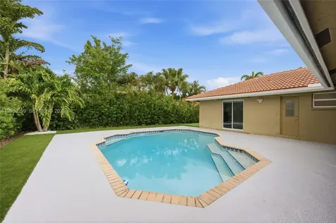1135 Fairfax Lane Weston FL 33326