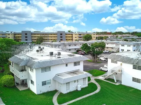 7324 SW 82nd Street Miami FL 33143