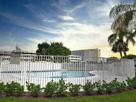 7324 SW 82nd Street Miami FL 33143