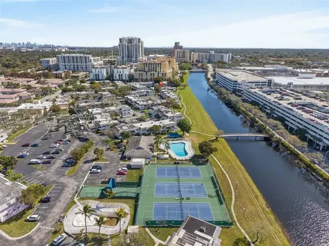 7324 SW 82nd Street Miami FL 33143