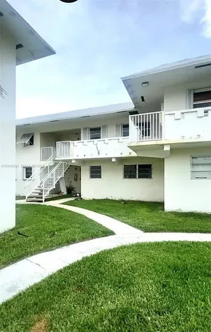 7324 SW 82nd Street Miami FL 33143