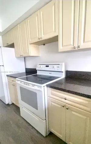 7324 SW 82nd Street Miami FL 33143