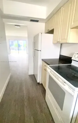 7324 SW 82nd Street Miami FL 33143