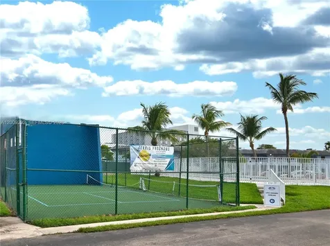 7324 SW 82nd Street Miami FL 33143