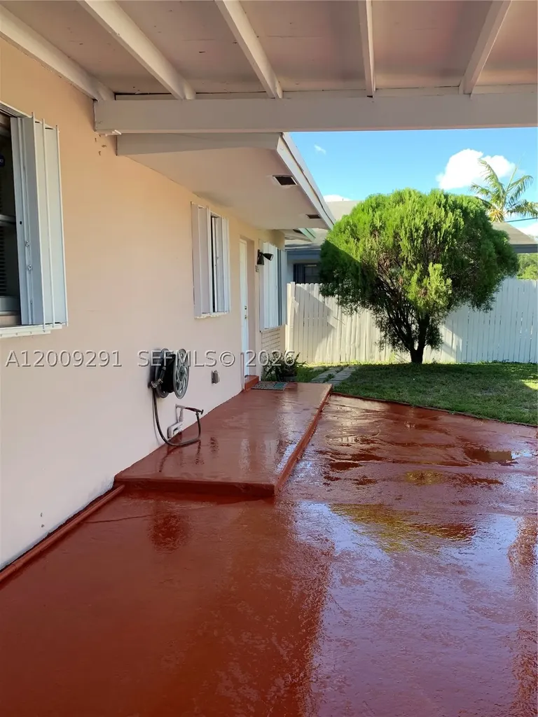 525 NW 15th Terrace Fort Lauderdale FL 33311