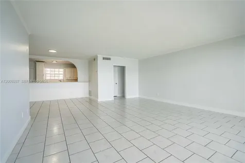 1940 Bay Drive Miami Beach FL 33141
