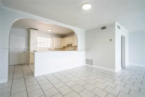 1940 Bay Drive Miami Beach FL 33141