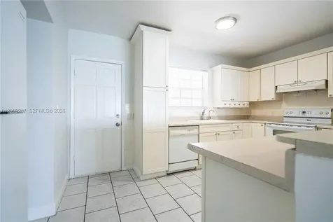 1940 Bay Drive Miami Beach FL 33141