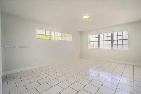 1940 Bay Drive Miami Beach FL 33141