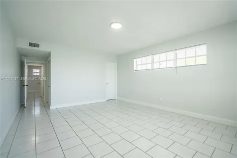 1940 Bay Drive Miami Beach FL 33141