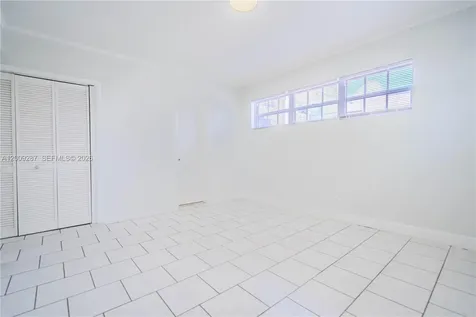 1940 Bay Drive Miami Beach FL 33141