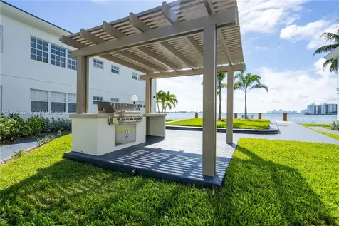 1940 Bay Drive Miami Beach FL 33141