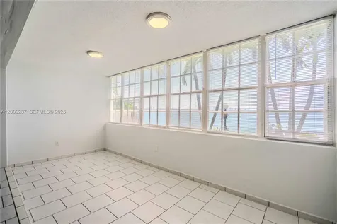1940 Bay Drive Miami Beach FL 33141